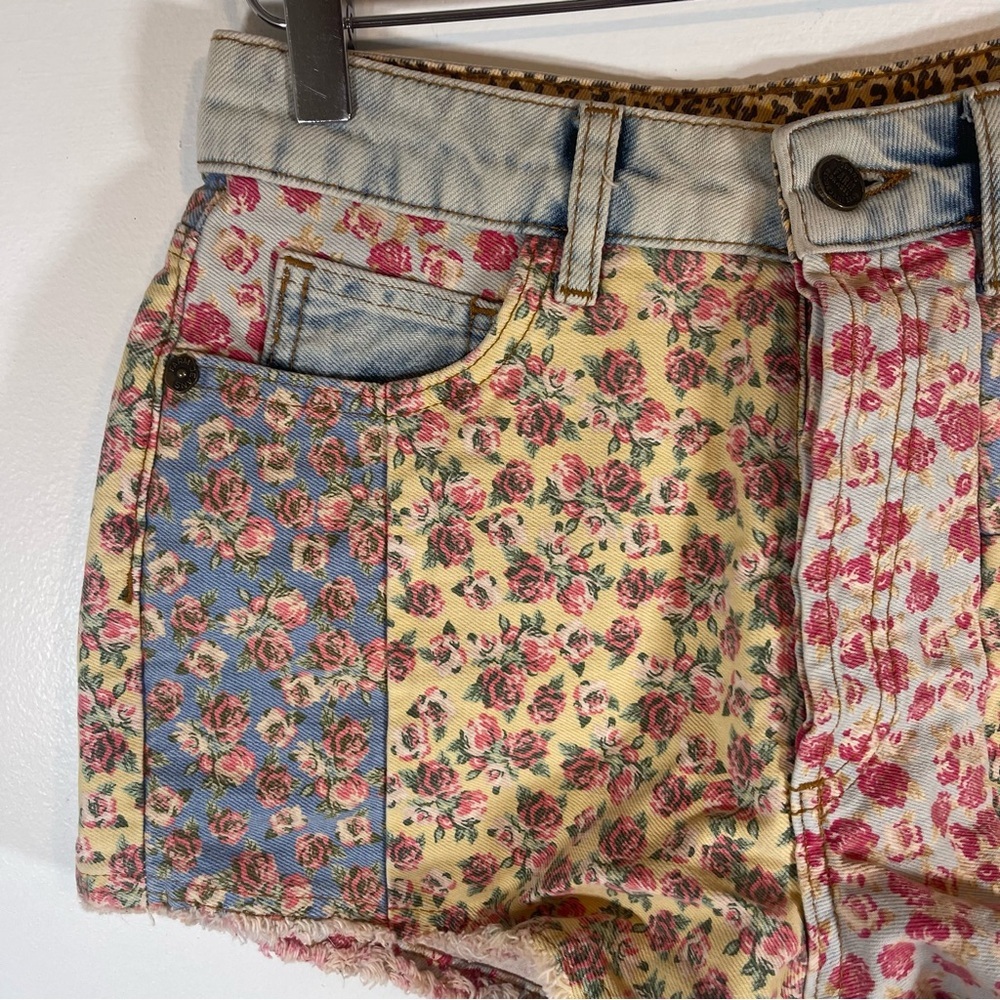 FARM Rio Floral High Waist Shorts - Multicolor - Picture 4 of 10